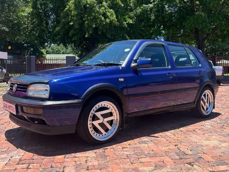 1998-Volkswagen-Golf-3-GTI-20-8v_1