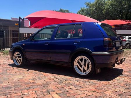 1998-Volkswagen-Golf-3-GTI-20-8v_2