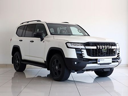 2025-Toyota-Land-Cruiser-300-V6-33-D-GR-S_0