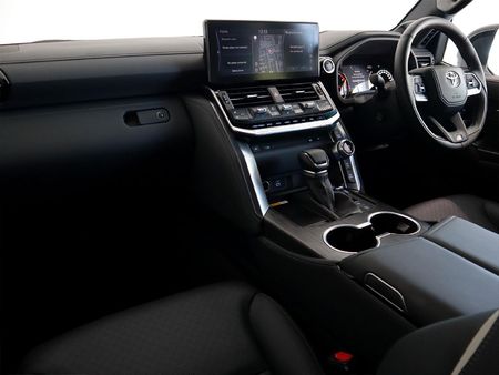 2025-Toyota-Land-Cruiser-300-V6-33-D-GR-S_14