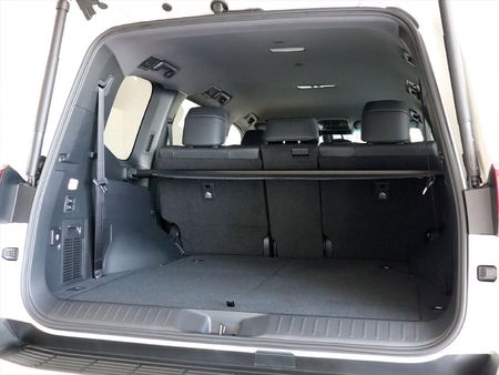 2025-Toyota-Land-Cruiser-300-V6-33-D-GR-S_16