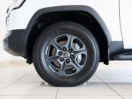 2025-Toyota-Land-Cruiser-300-V6-33-D-GR-S_8