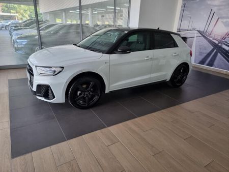 2025-Audi-A1-Sportback-30-TFSI-Black-Edition-S-Tronic_0