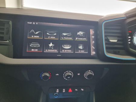 2025-Audi-A1-Sportback-30-TFSI-Black-Edition-S-Tronic_10