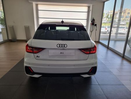 2025-Audi-A1-Sportback-30-TFSI-Black-Edition-S-Tronic_3