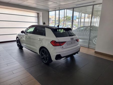 2025-Audi-A1-Sportback-30-TFSI-Black-Edition-S-Tronic_4
