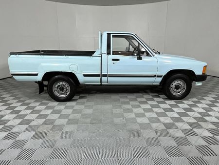 1989-Toyota-Hilux-1800-S-Single-Cab_6