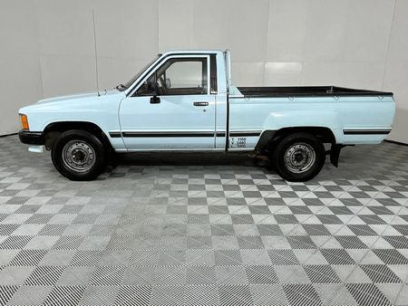 1989-Toyota-Hilux-1800-S-Single-Cab_8