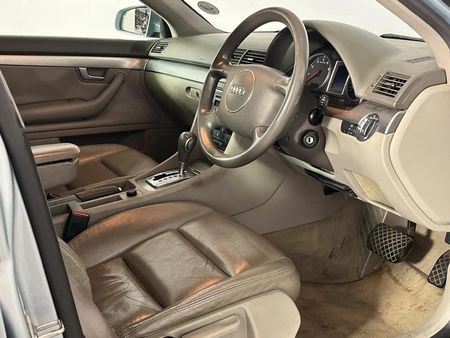 2004-Audi-A4-20-Auto_9