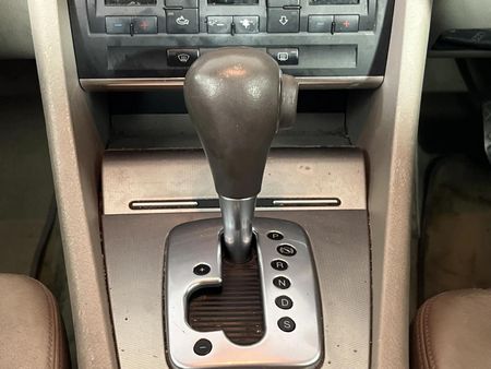2004-Audi-A4-20-Auto_10
