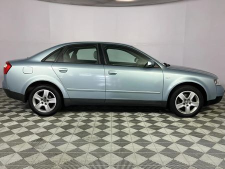 2004-Audi-A4-20-Auto_14