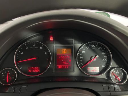 2004-Audi-A4-20-Auto_2
