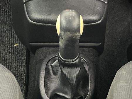 2004-Nissan-Micra-14-Comfort_10