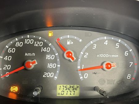 2004-Nissan-Micra-14-Comfort_2