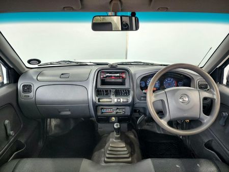 2016-Nissan-NP300-20i-LWB-Single-Cab_14