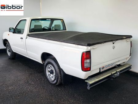 2016-Nissan-NP300-20i-LWB-Single-Cab_21