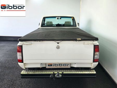 2016-Nissan-NP300-20i-LWB-Single-Cab_22