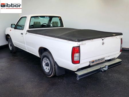 2016-Nissan-NP300-20i-LWB-Single-Cab_7