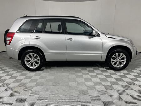 2015-Suzuki-Grand-Vitara-24-Dune_9