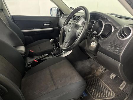 2015-Suzuki-Grand-Vitara-24-Dune_5