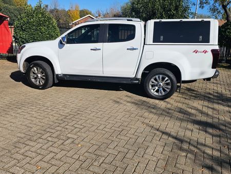 2018-Isuzu-D-Max-300-LX-4x4-Double-Cab_1