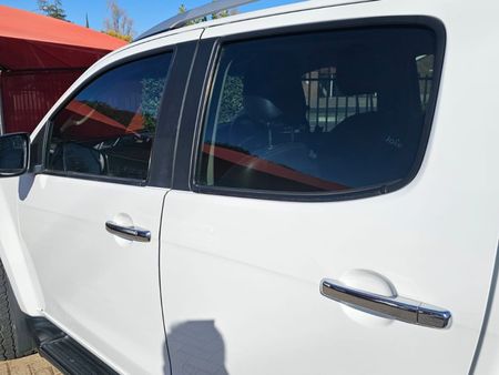 2018-Isuzu-D-Max-300-LX-4x4-Double-Cab_3
