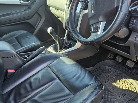 2018-Isuzu-D-Max-300-LX-4x4-Double-Cab_7