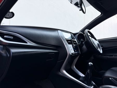 2018-Toyota-Yaris-15-Sport-5-dr_9