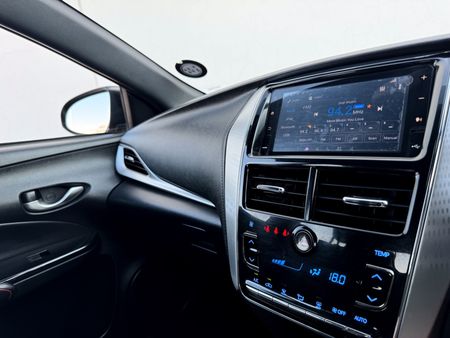 2018-Toyota-Yaris-15-Sport-5-dr_10