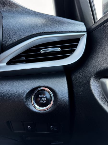 2018-Toyota-Yaris-15-Sport-5-dr_11