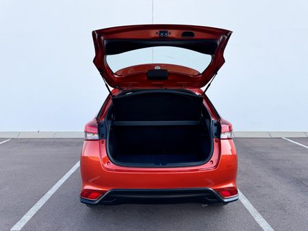 2018-Toyota-Yaris-15-Sport-5-dr_15