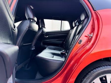 2018-Toyota-Yaris-15-Sport-5-dr_16