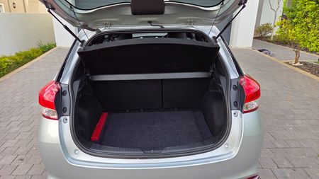 2018-Toyota-Yaris-15-XS-Auto-5-dr_8