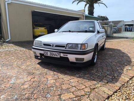 1994-Nissan-Sentra-200-STi_0