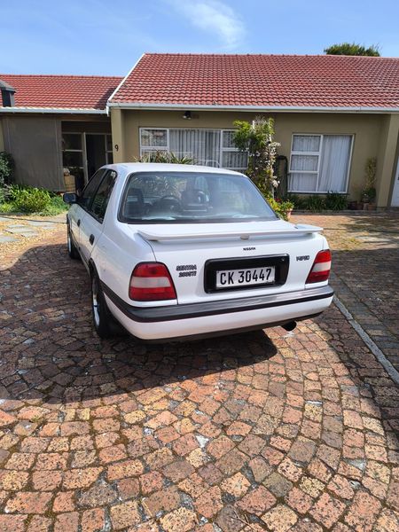 1994-Nissan-Sentra-200-STi_1
