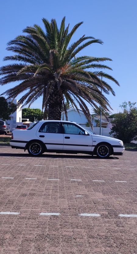 1994-Nissan-Sentra-200-STi_2