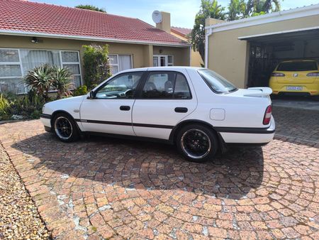 1994-Nissan-Sentra-200-STi_3