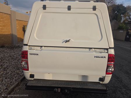 2015-Toyota-Hilux-25-D-4D-Single-Cab_3
