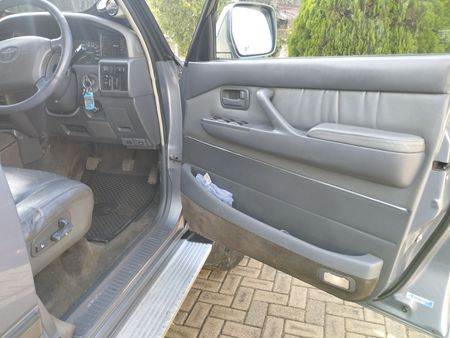 1997-Toyota-Land-Cruiser-80-42-D-GX-Station-Wagon_11