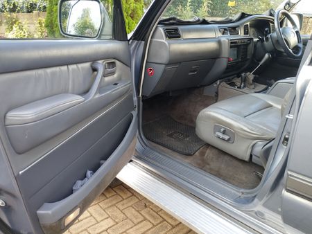 1997-Toyota-Land-Cruiser-80-42-D-GX-Station-Wagon_12