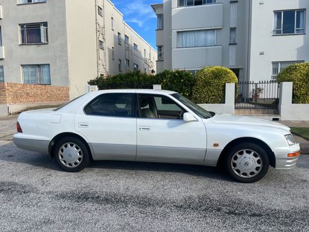 1998-Lexus-LS-400_1