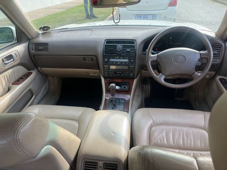 1998-Lexus-LS-400_3