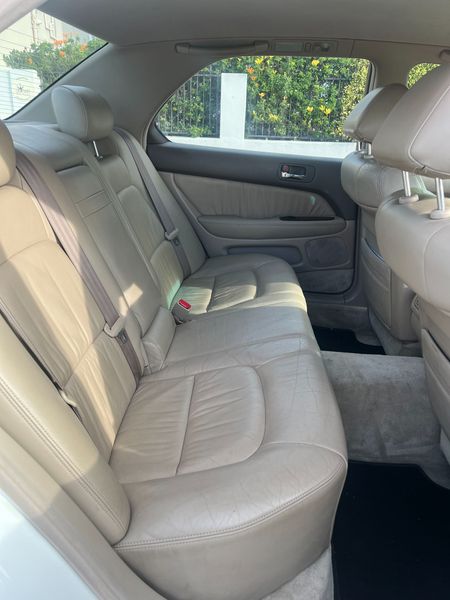 1998-Lexus-LS-400_4
