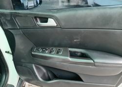 Thumbnail: 2017-Kia-Sportage-20-CRDi-AWD-Auto_9