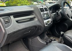 Thumbnail: 2006-Kia-Sportage-20-CRDi-4x4_6