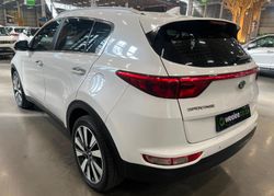Thumbnail: 2017-Kia-Sportage-20-EX-Auto_4