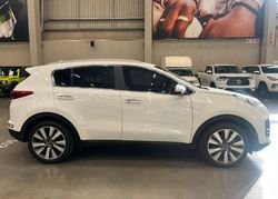 Thumbnail: 2017-Kia-Sportage-20-EX-Auto_7