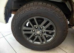 Thumbnail: 2012-Toyota-Fortuner-40-V6-Heritage-Raised-Body-Auto_9