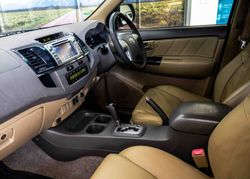 Thumbnail: 2012-Toyota-Fortuner-40-V6-Heritage-Raised-Body-Auto_18