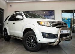 Thumbnail: 2012-Toyota-Fortuner-40-V6-Heritage-Raised-Body-Auto_2
